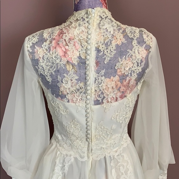 💐 Vintage Lace Union Made Wedding Gown 💐 - Picture 12 of 16